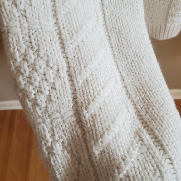 J. Crew Cream Semi Crop Cable Knit Sweater sz M - Picture 4 of 8